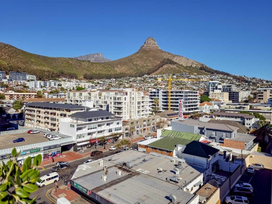 To Let 4 Bedroom Property for Rent in Sea Point Western Cape